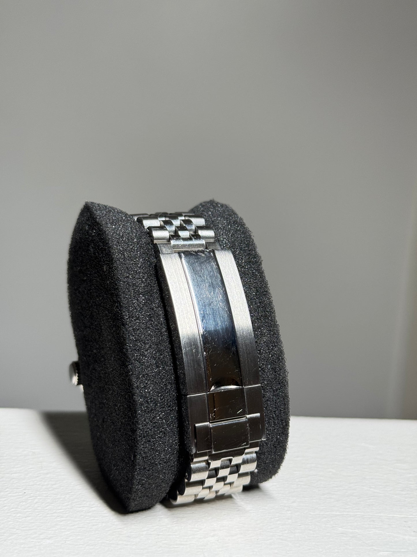 Arabic Grey Date